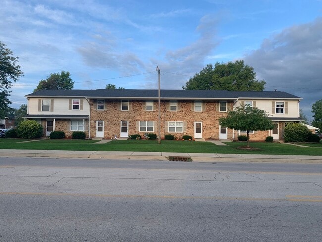 Building Photo - STERLING COURT APARTMENTS