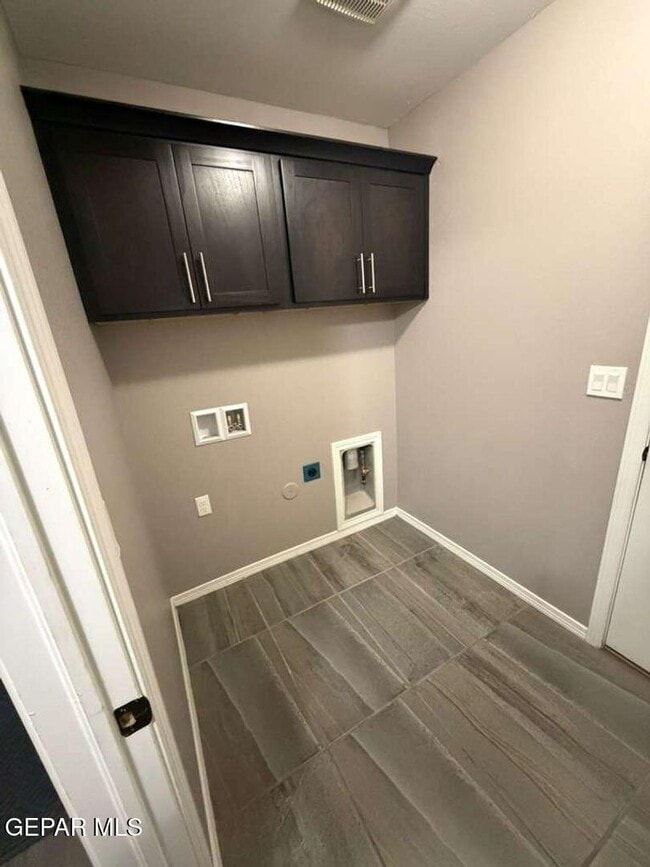 Building Photo - 460 Prime Desert Dr