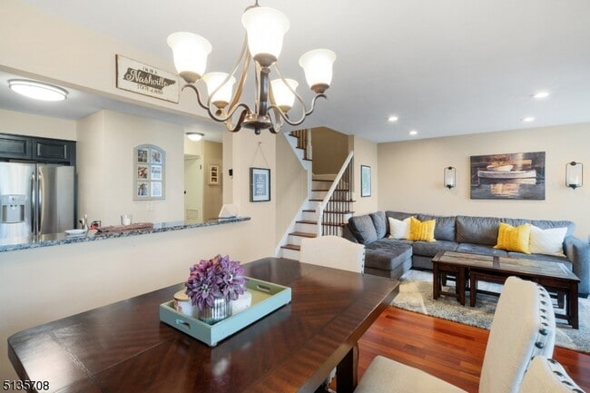 Building Photo - 75 Bentley Ct