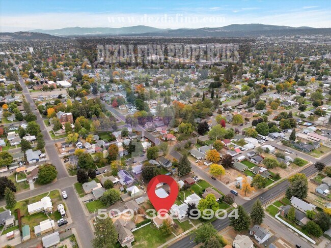 Building Photo - Newly Renovated Shadle Park Charmer Availa...