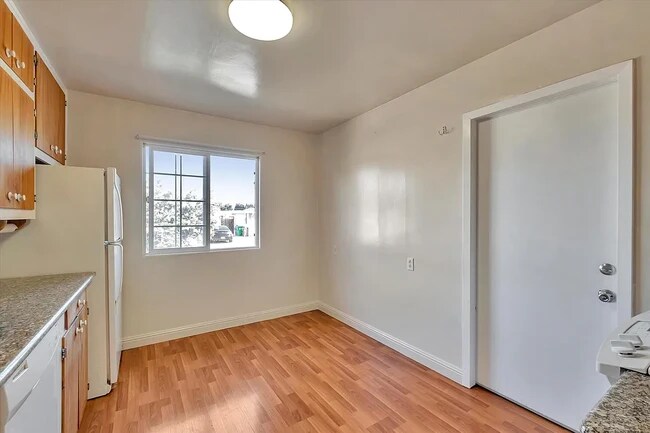 Building Photo - 404 Shirley Ave
