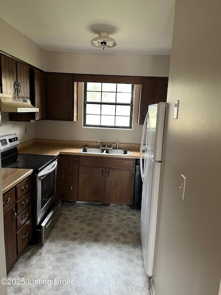 Building Photo - 1705 Cliff Ridge Ct