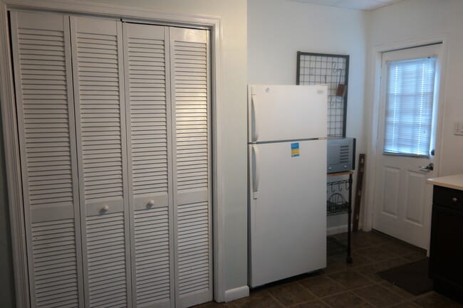 Building Photo - Charming 2 Bedroom/1 Bathroom Townhome in Woodberry, MD - Close to Light Rail!