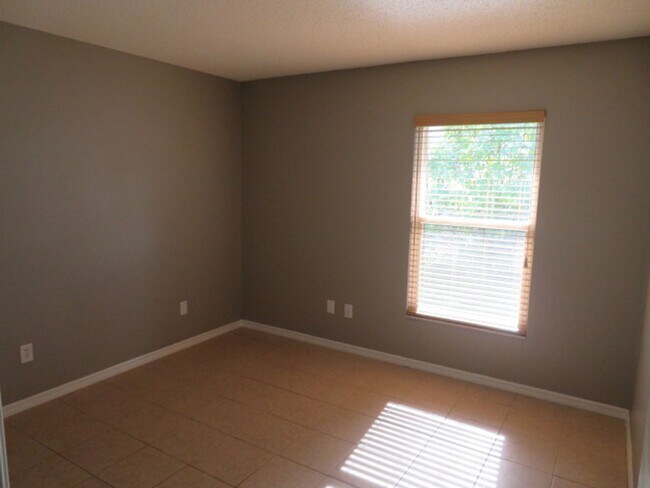 Building Photo - 839 Rosemere Cir