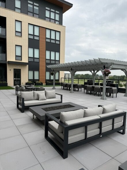 Building Photo - War Eagle Apartments