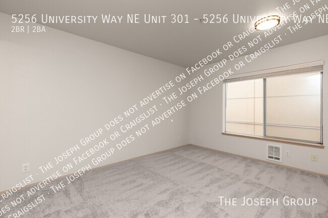 Building Photo - 5256 University Wy NE