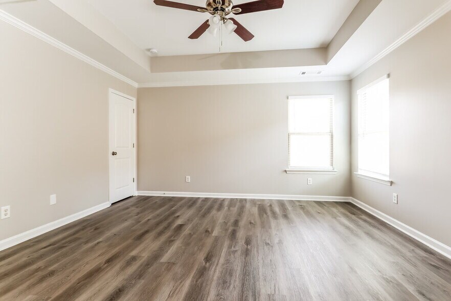 Building Photo - 576 Grenier Terrace NE