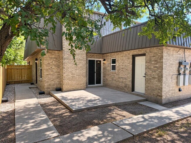 Building Photo - 2904 Sweeney Ln