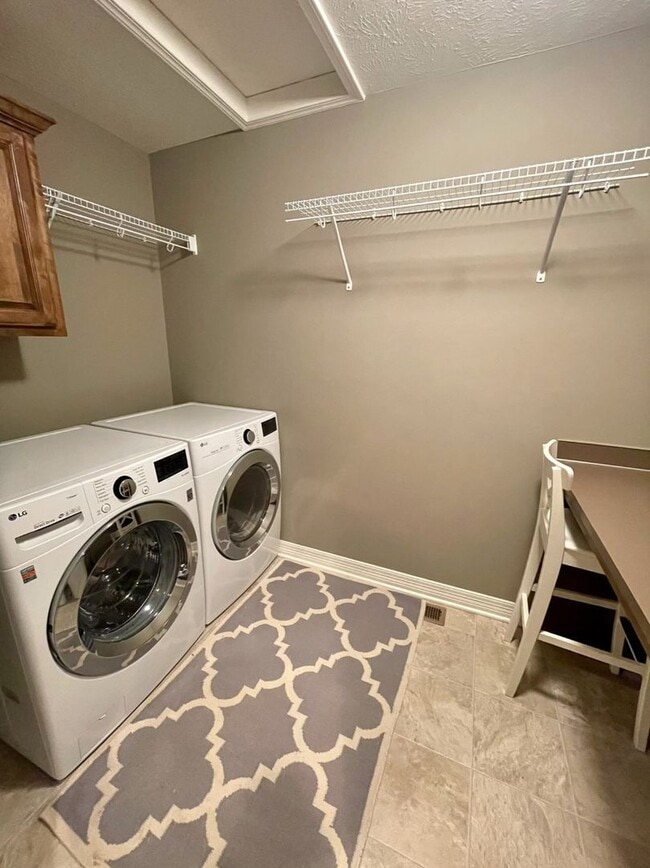 Building Photo - Home for Rent Papillion