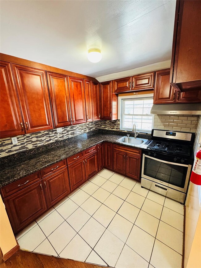 Building Photo - 2448 Rockaway Fwy