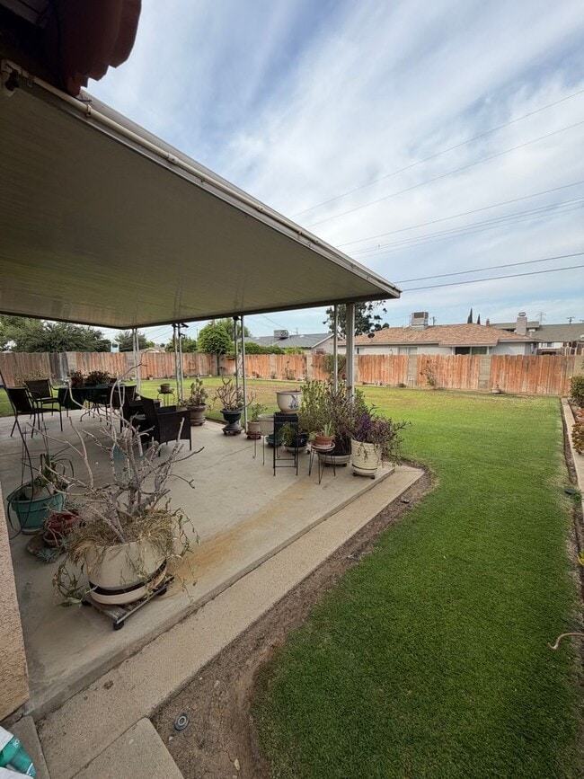 Building Photo - 4301 Skye Dr