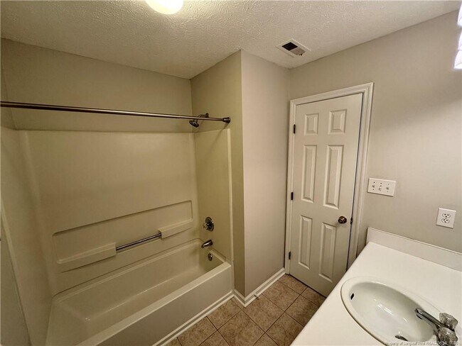 Building Photo - 300 Bubble Creek Ct