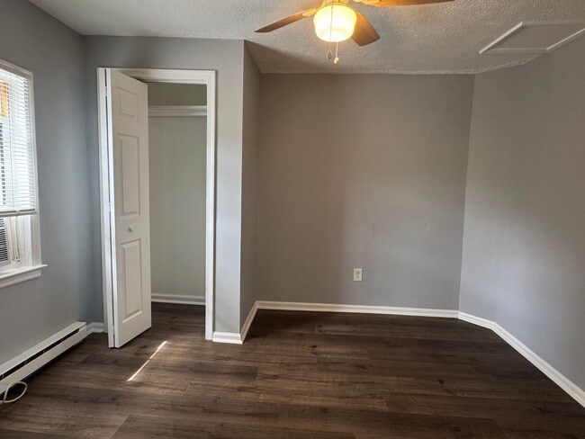 Building Photo - 1211 Wall Ave