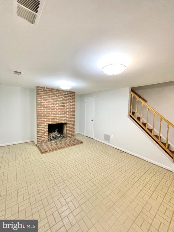 Building Photo - 1208 W Abingdon Dr