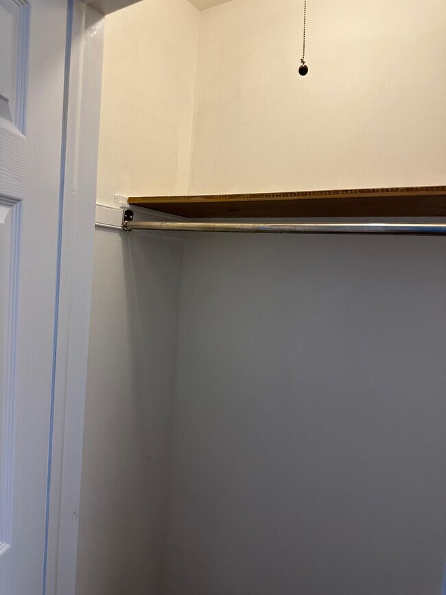 Building Photo - 6259 N Milwaukee Ave