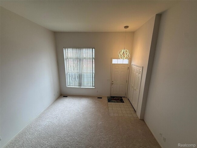 Building Photo - 29419 Glen Oaks Blvd E