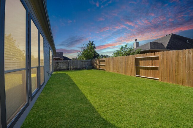 Building Photo - 5915 Turkey Creek