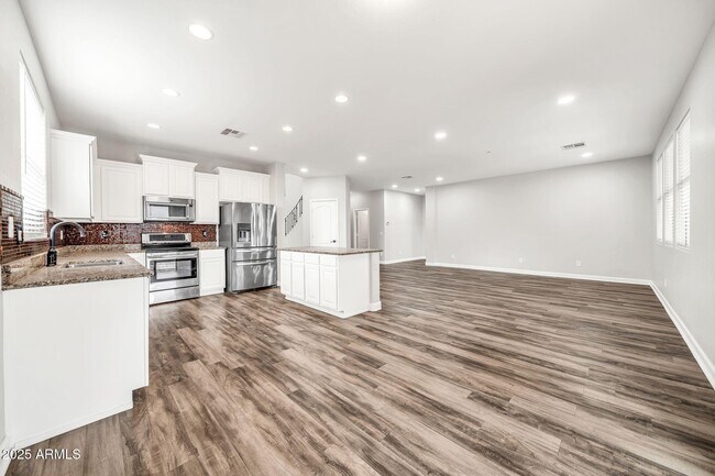 Building Photo - 7859 W Redbird Rd