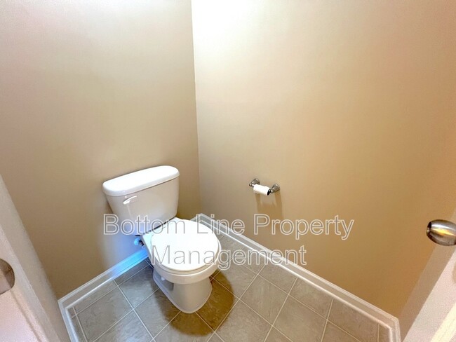 Building Photo - 815 Sarah Laura Ln