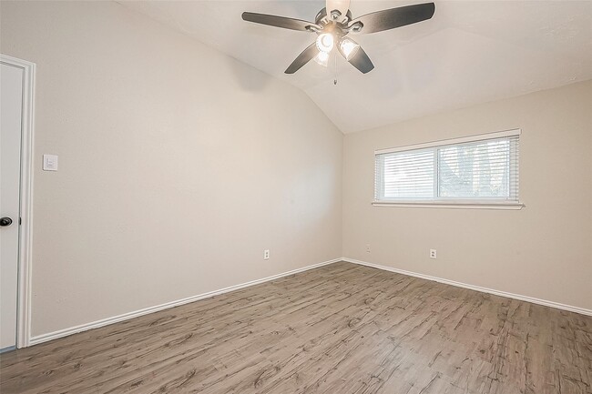 Building Photo - 9247 Autumnsong Dr