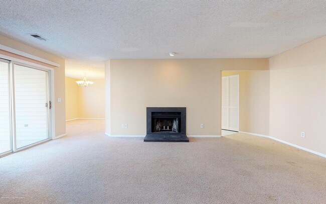 Building Photo - 1019 Waters Edge Dr
