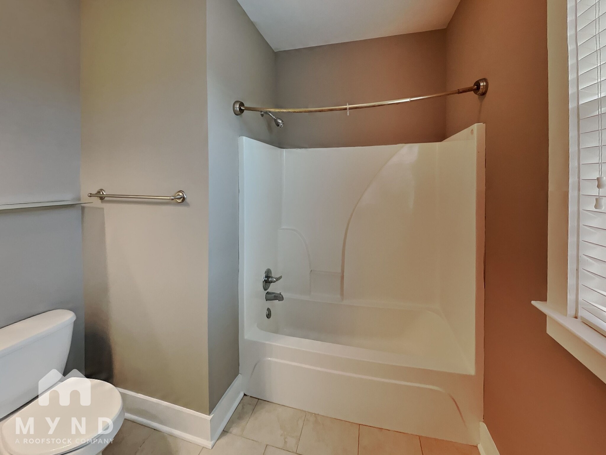 Building Photo - 183 Herring St