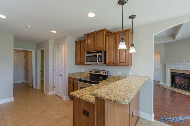 Building Photo - 6812 Wintercrest Way SE