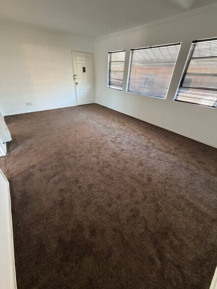 Building Photo - 918 N Market St