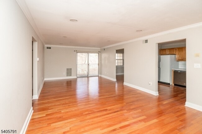 Building Photo - 52 Brookside Ln