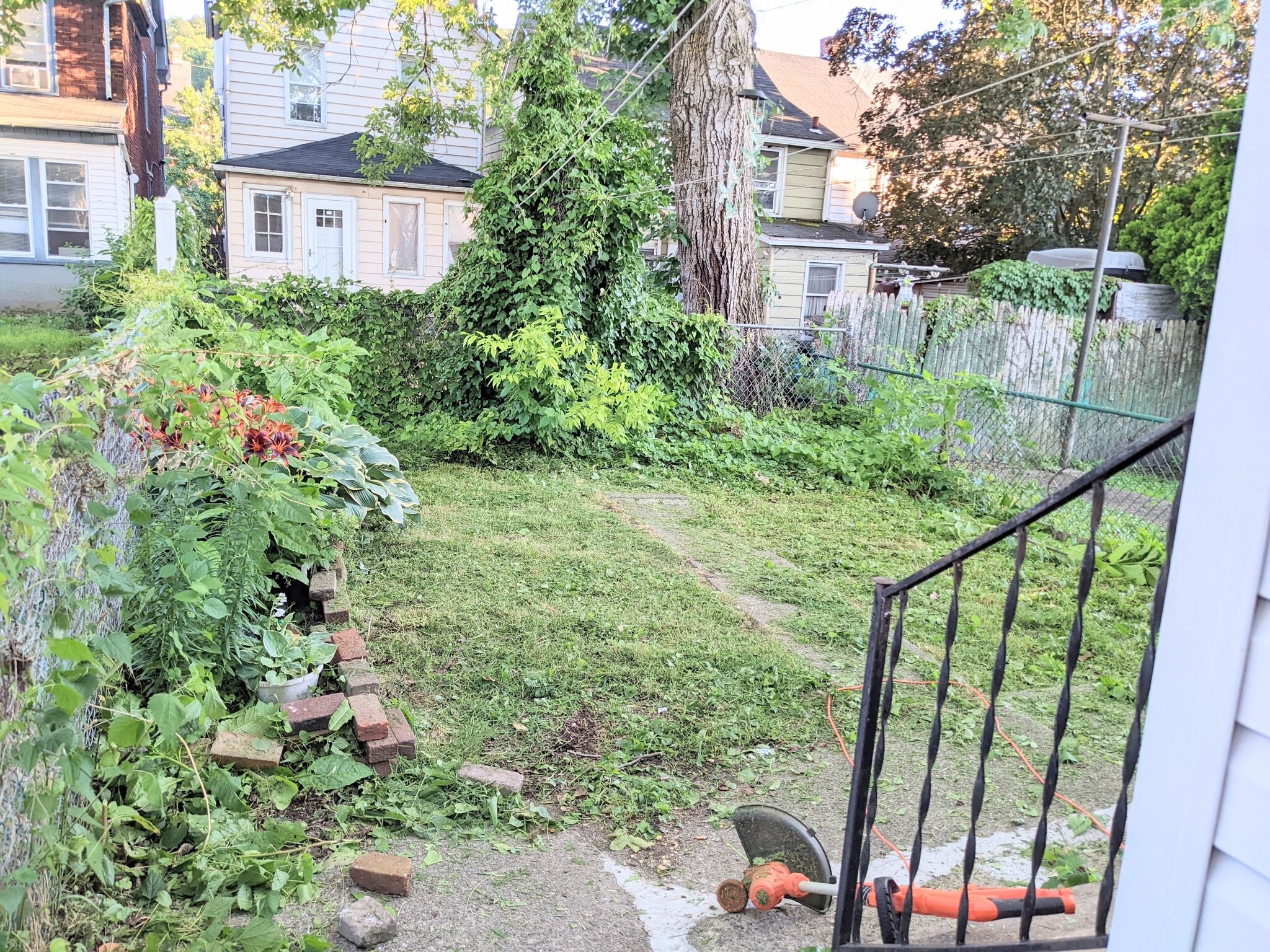 Building Photo - 612 E Morton St