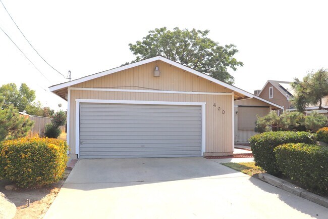 Building Photo - 400 S Crawford Ave