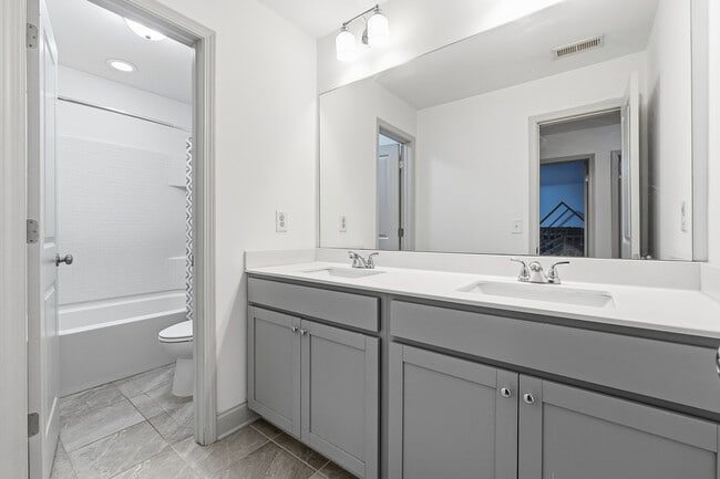 Building Photo - 212 Man O War Ct