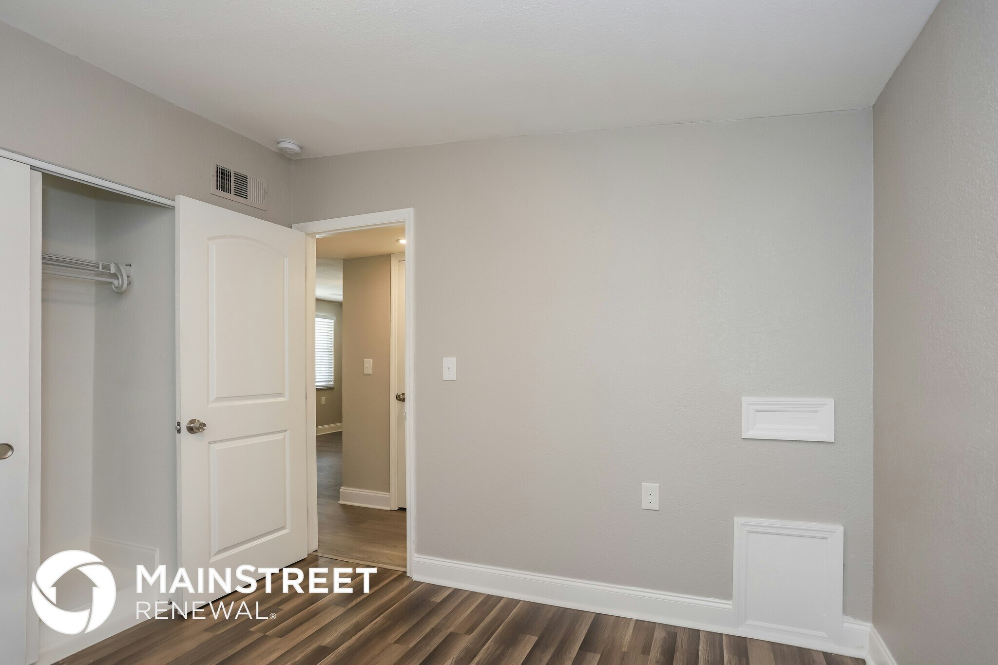 Building Photo - 1960 Cecil St