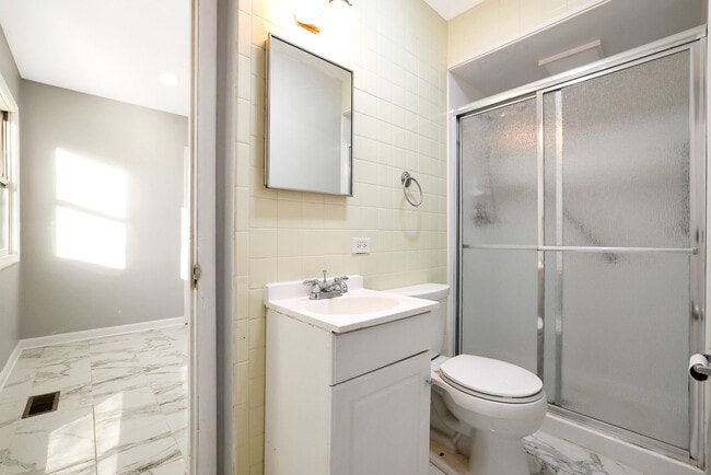 Building Photo - 75 Carthage Ln