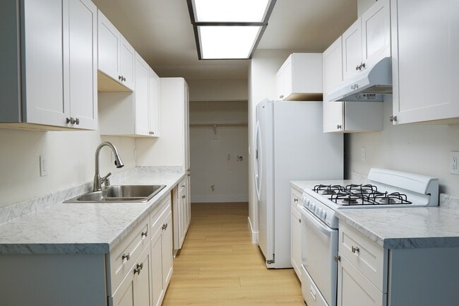Building Photo - 51815 Avenida Martinez