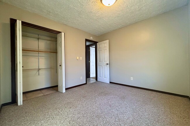 Building Photo - 407 Parker St