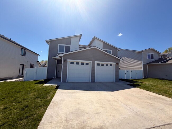 Building Photo - 13817 W Redding Dr