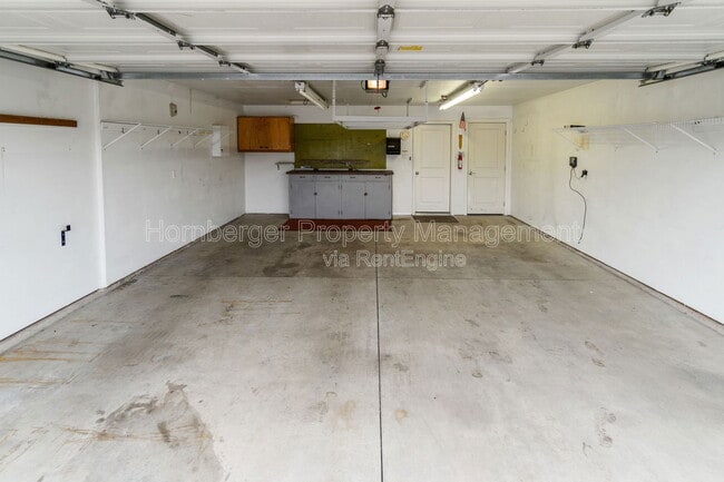 Building Photo - 1807 E Vanetta Ave