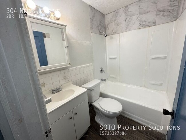 Building Photo - 304 Newell Dr