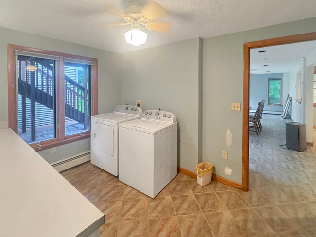 Building Photo - 85 Debbie Dr