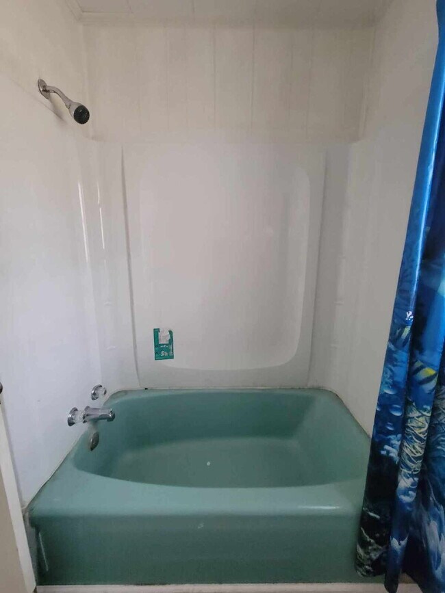 Building Photo - 2/1 located in Leakesville