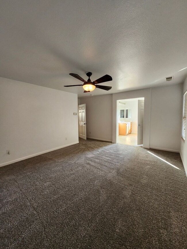 Building Photo - *MOVE IN SPECIAL - 2 WEEKS FREE!!* Beautiful Yuba City Home