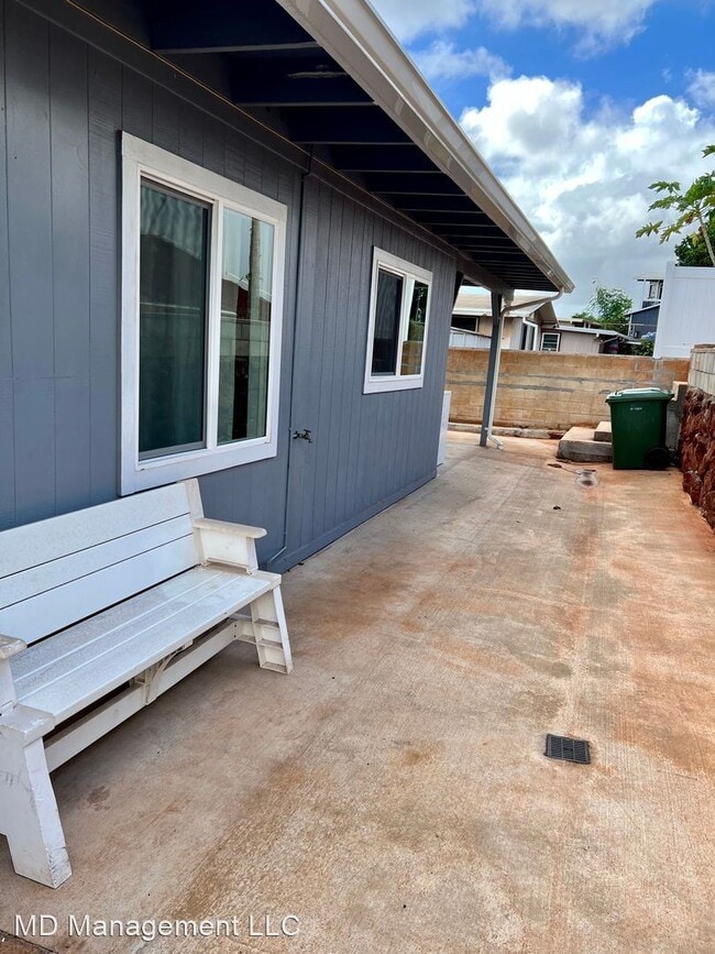 Building Photo - 2 br, 1 bath House - 94-661 Honowai Street