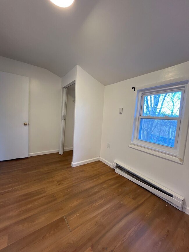 Building Photo - 485 S Walnut St