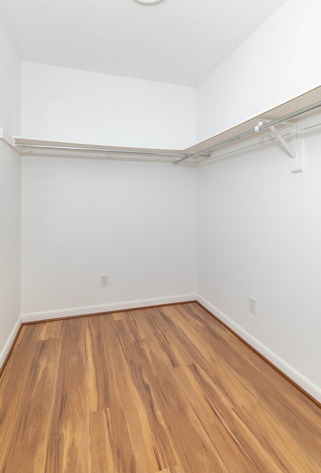 Building Photo - 7914 Gleason Dr NW