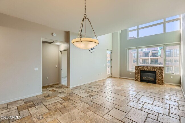 Building Photo - 17 W Vernon Ave