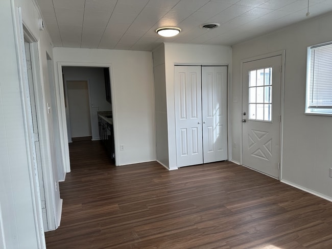 Building Photo - Spacious 4-Bed Home with Garage Near I-225 and Parks!