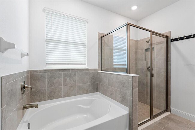 Building Photo - 33034 Sand Creek Dr