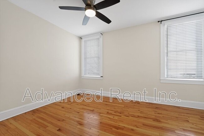 Building Photo - 611 Grundy St