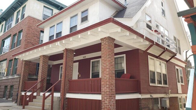 Building Photo - 622 Howard Pl